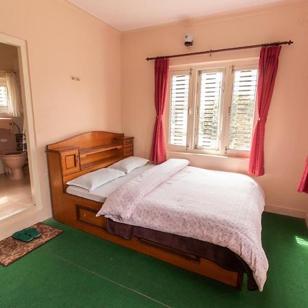 New Tourist Guest House Pokhara Extérieur photo