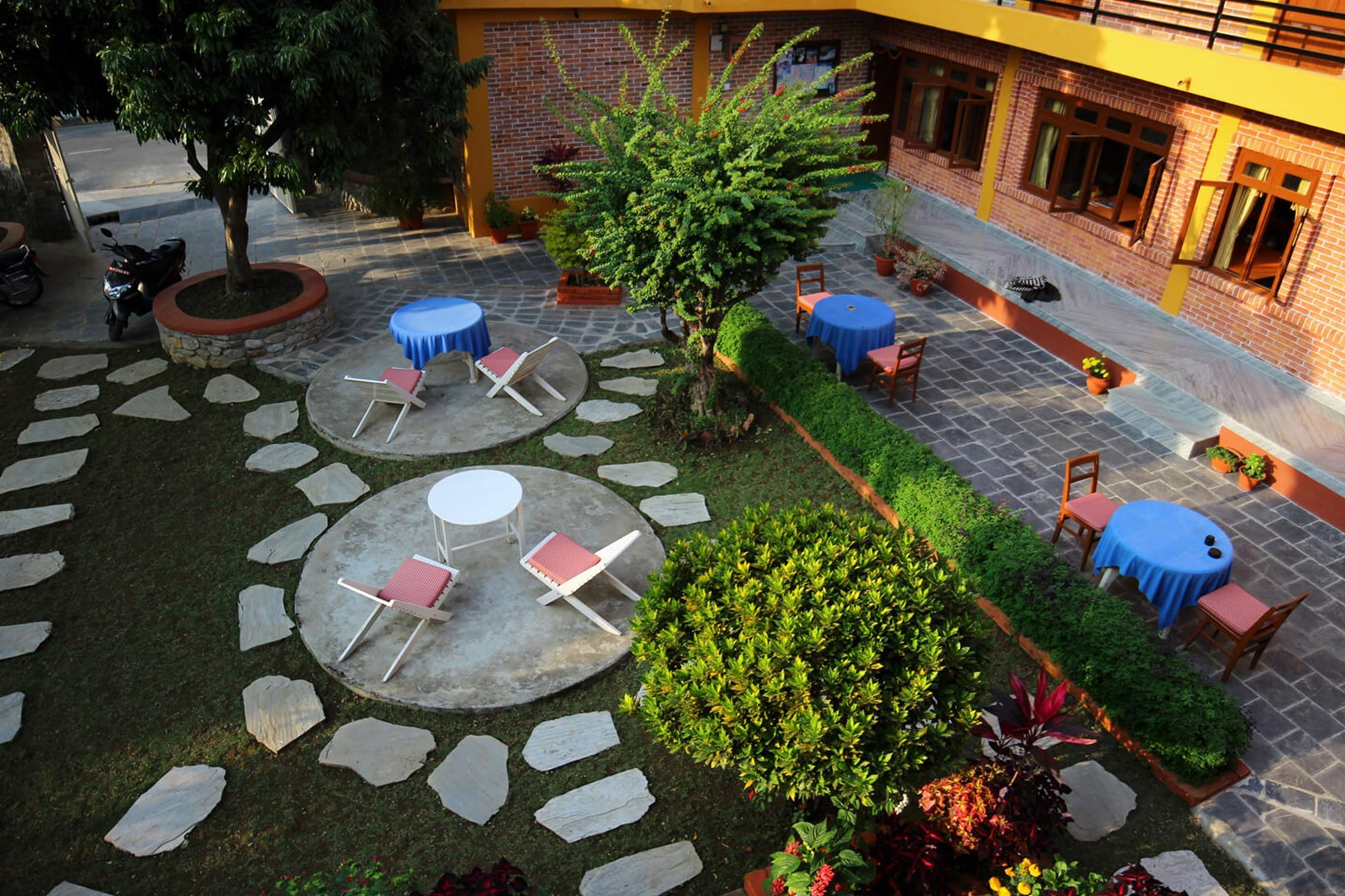 New Tourist Guest House Pokhara Extérieur photo