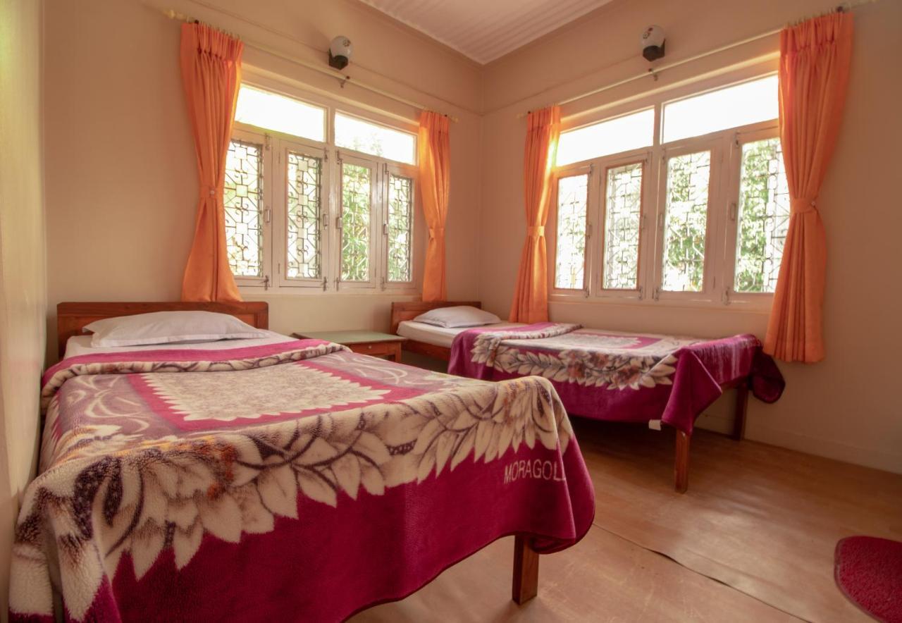 New Tourist Guest House Pokhara Extérieur photo