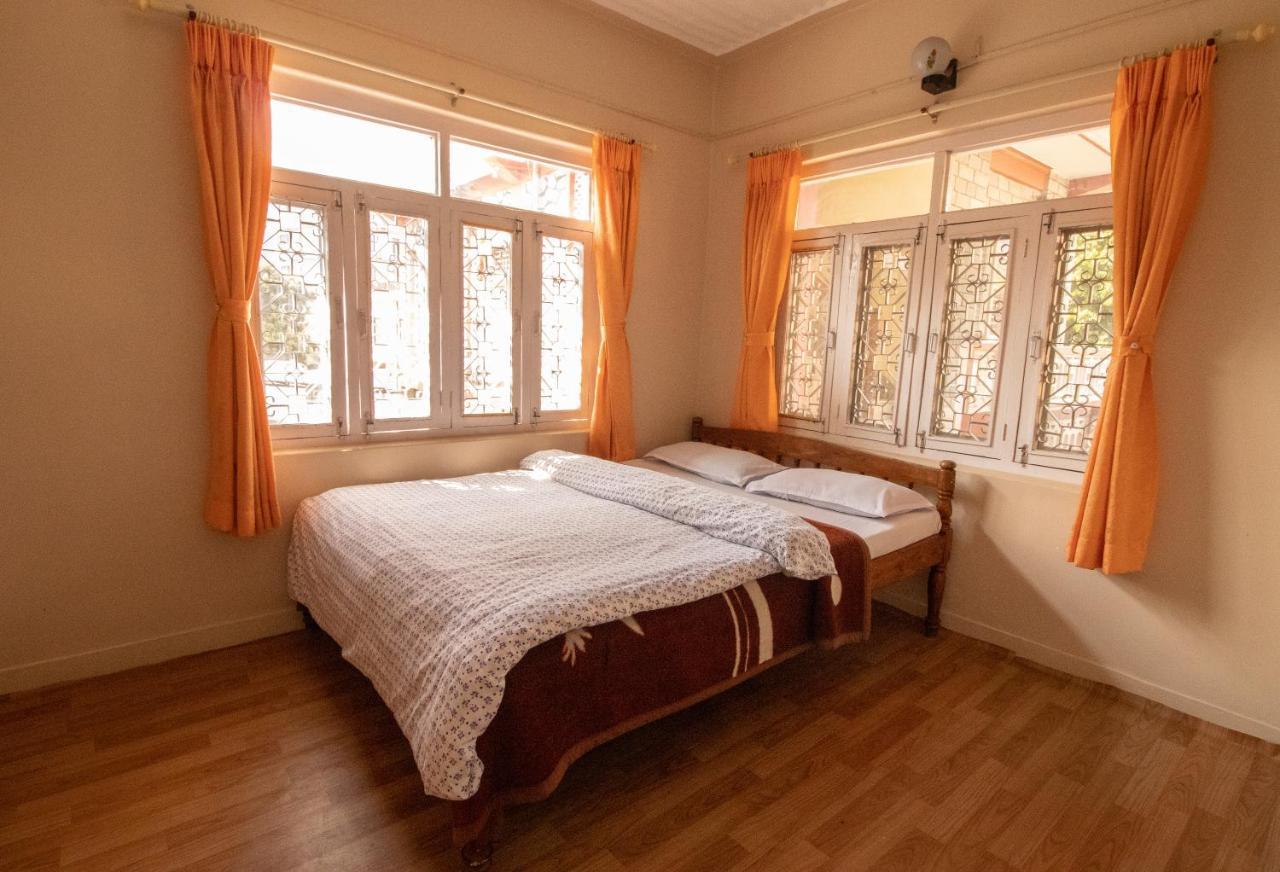New Tourist Guest House Pokhara Extérieur photo
